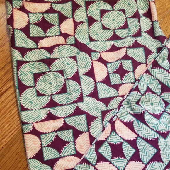 TC LulaRoe Leggings - Picture 2 of 3
